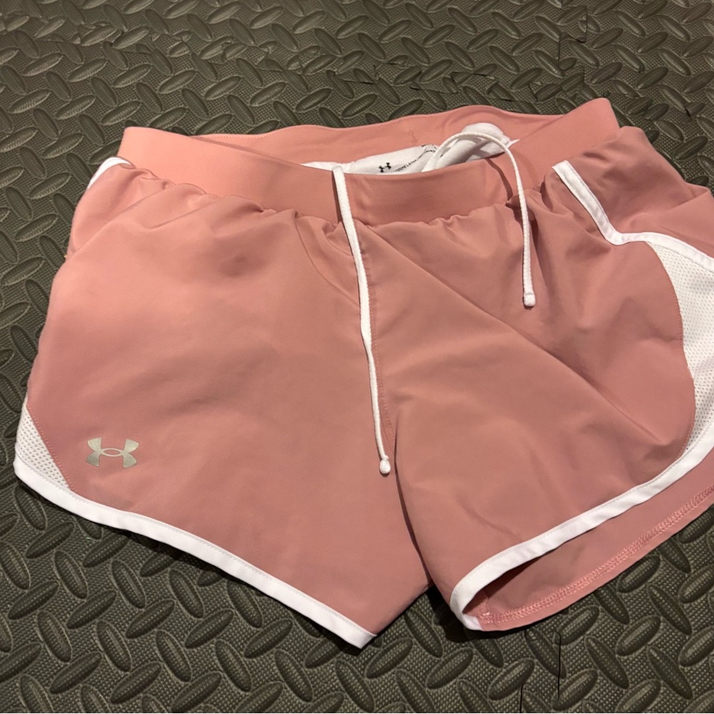 Under Armour Women’s Mesium Pink Athletic Shorts NWOT